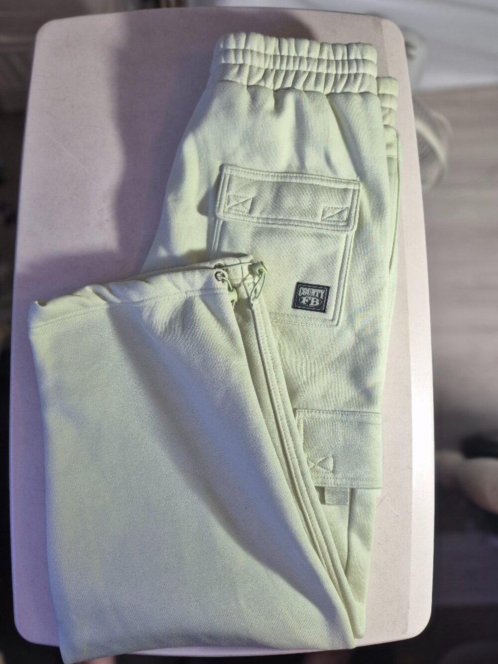 FB County Heavy duty cargo style sweatpants, light green in size Large. NEW